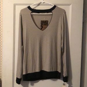 Long sleeve, open neck/chest shirt